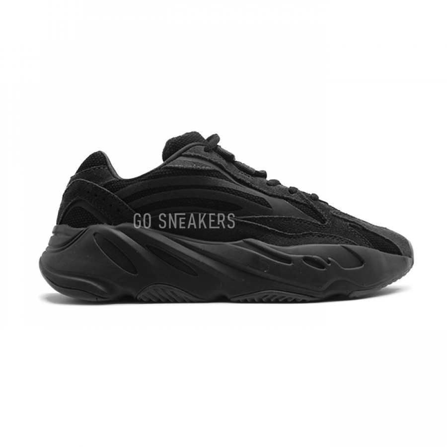 Nike m2k tekno vs yeezy 700 shop
